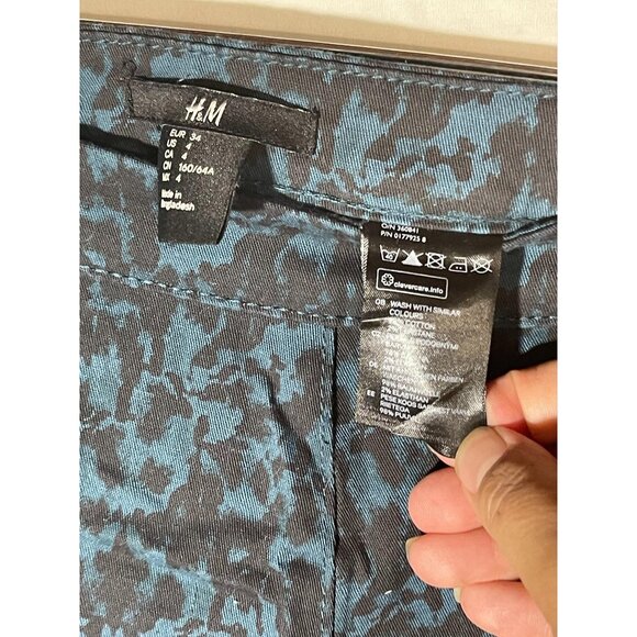 H& M pants blue black side zipper pleats skinny legs cotton blend size 4 READ - Picture 2 of 9